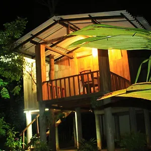 Ruk Sewana Tree House Apartment